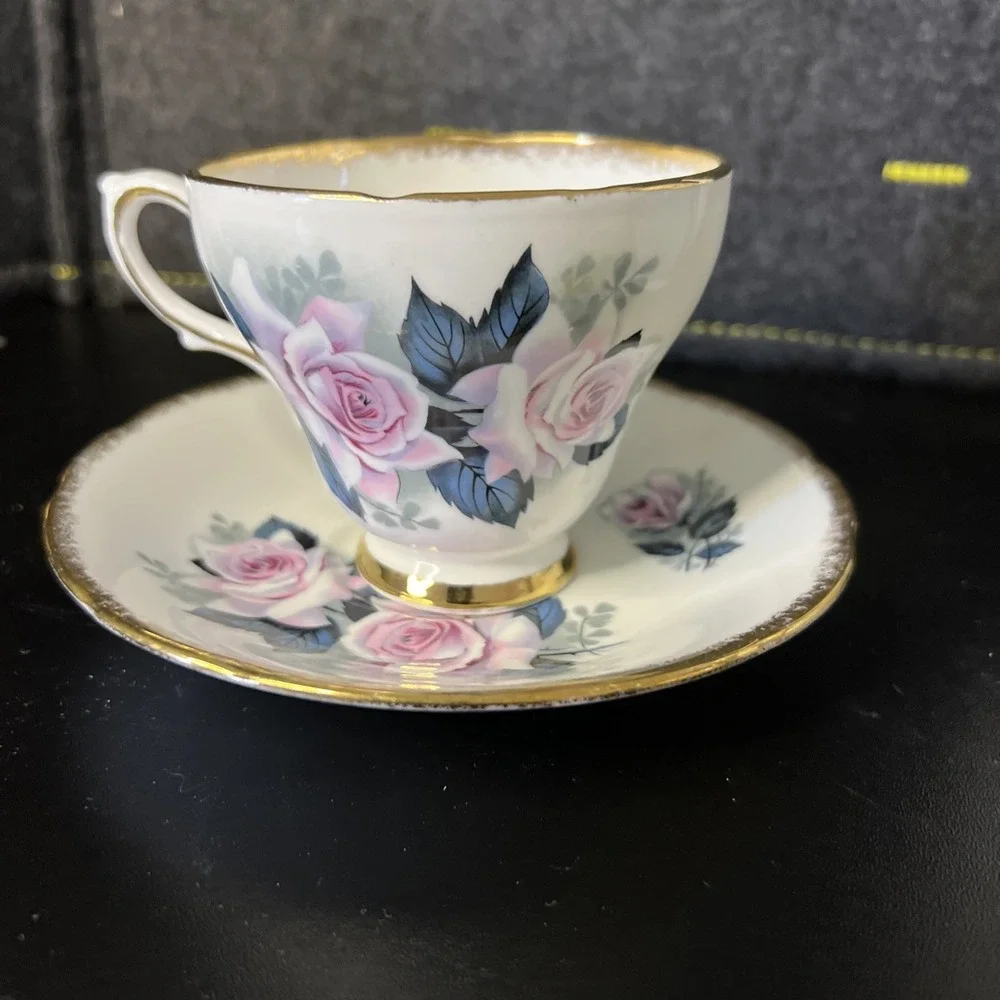 Sutherland, Fine Bone China, teacup &‎ saucer, Pink Rose, England Gold Accent